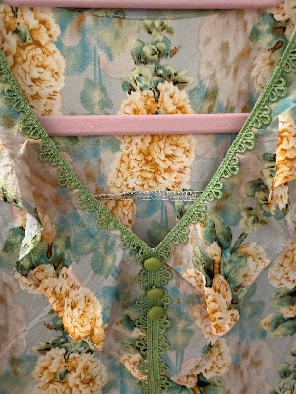 Floral V-Neck Ruffle Blouse in Yellow and Green, size large